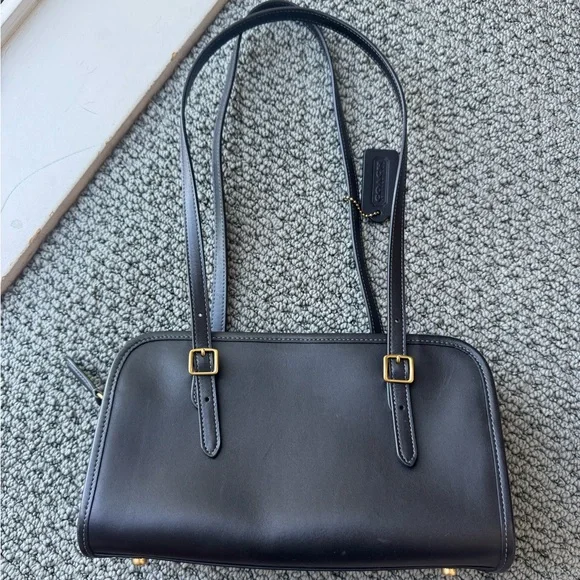 Coach Swing Zip - Picture 2 of 5